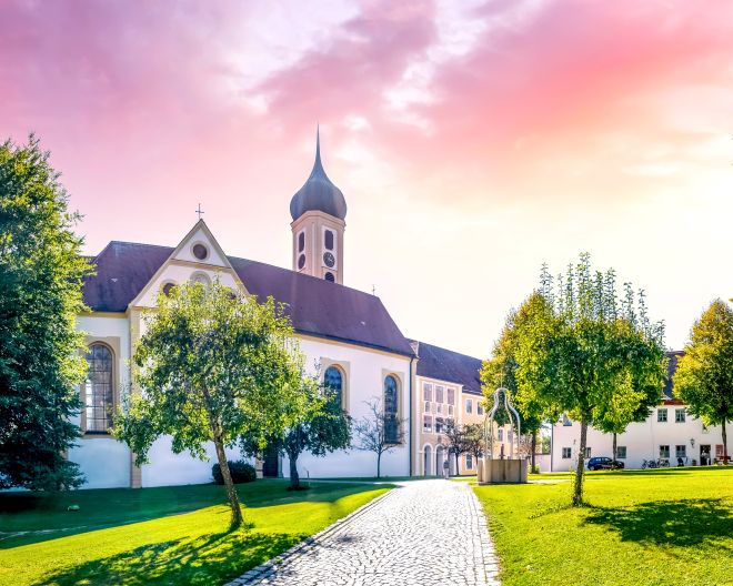 Kloster Oberschönenfeld bei Dämmerung