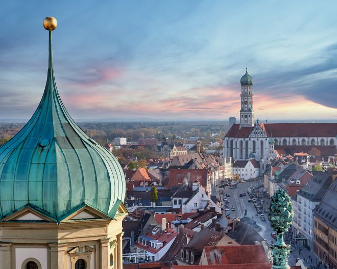 Augsburg, Blick vom Perlachturm über Rathaus die Maxstraße runter